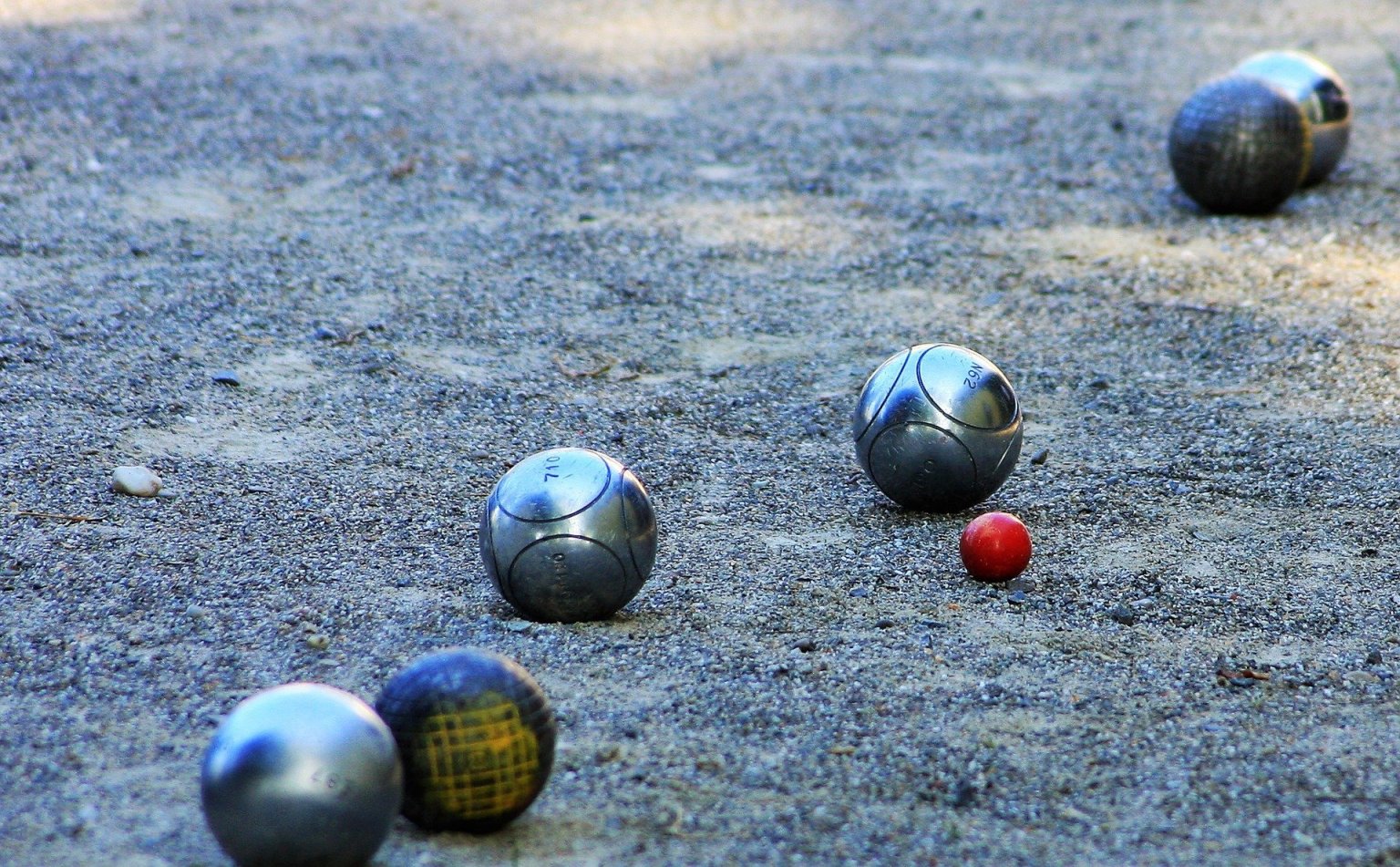 Comment nettoyer des boules de pétanque rouillées ? 3 astuces efficaces